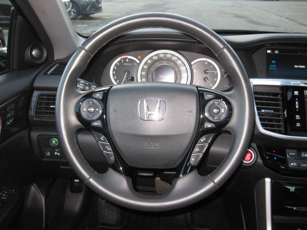 Honda Accord Sedan 2017 Noir usage à vendre Honda Accord Sedan 2017 Noir usage à vendre
