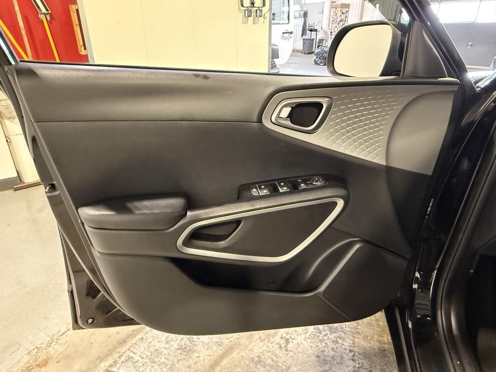 Kia Soul LX 2021 d&rsquo;occasion à vendre - 13