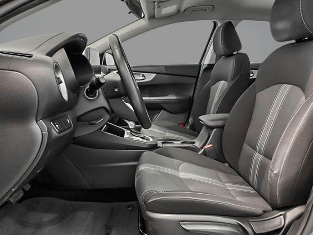 Kia Forte LX 2023 d&rsquo;occasion à vendre - 12