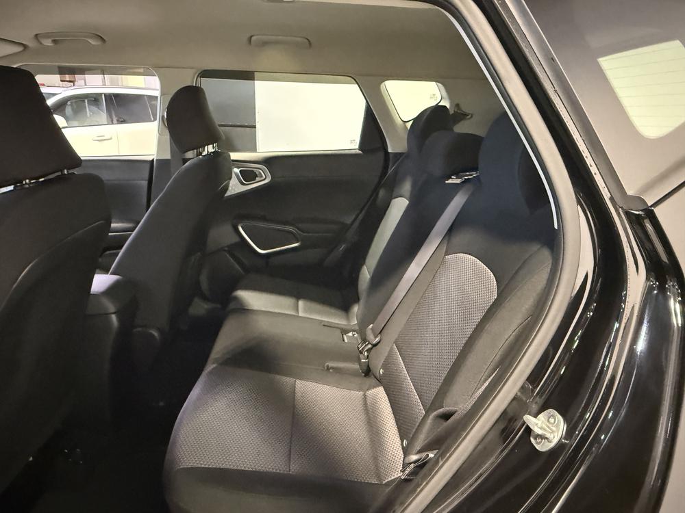 Kia Soul LX 2021 d&rsquo;occasion à vendre - 29