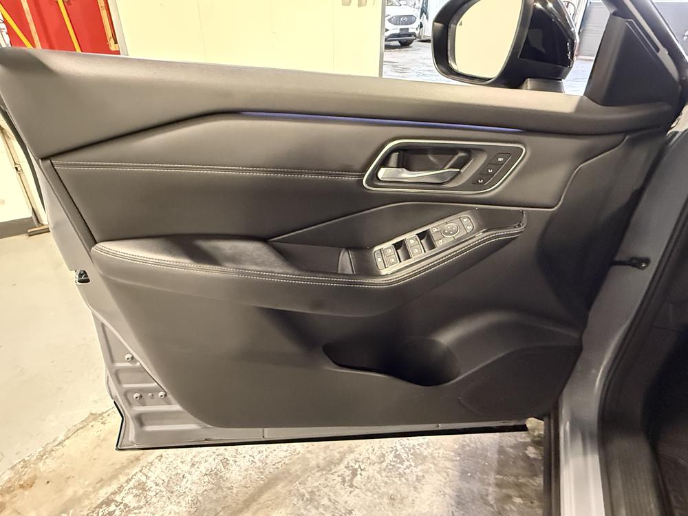 Nissan Rogue Platinum 2024 d&rsquo;occasion à vendre - 14