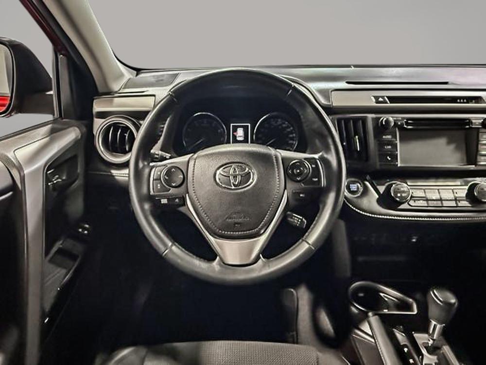 Toyota RAV4 xle 2018 d&rsquo;occasion à vendre - 19