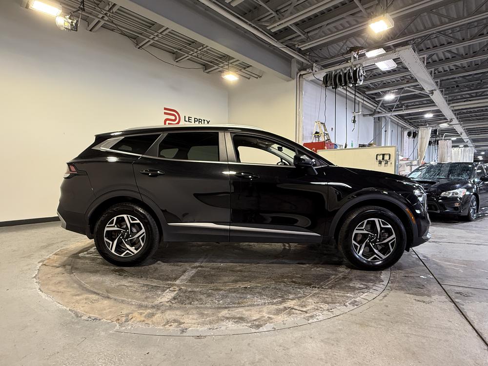 Kia Sportage LX 2023 d&rsquo;occasion à vendre - 2