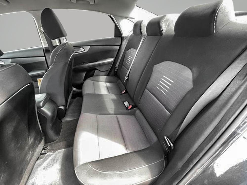 Kia Forte LX 2020 d&rsquo;occasion à vendre - 24