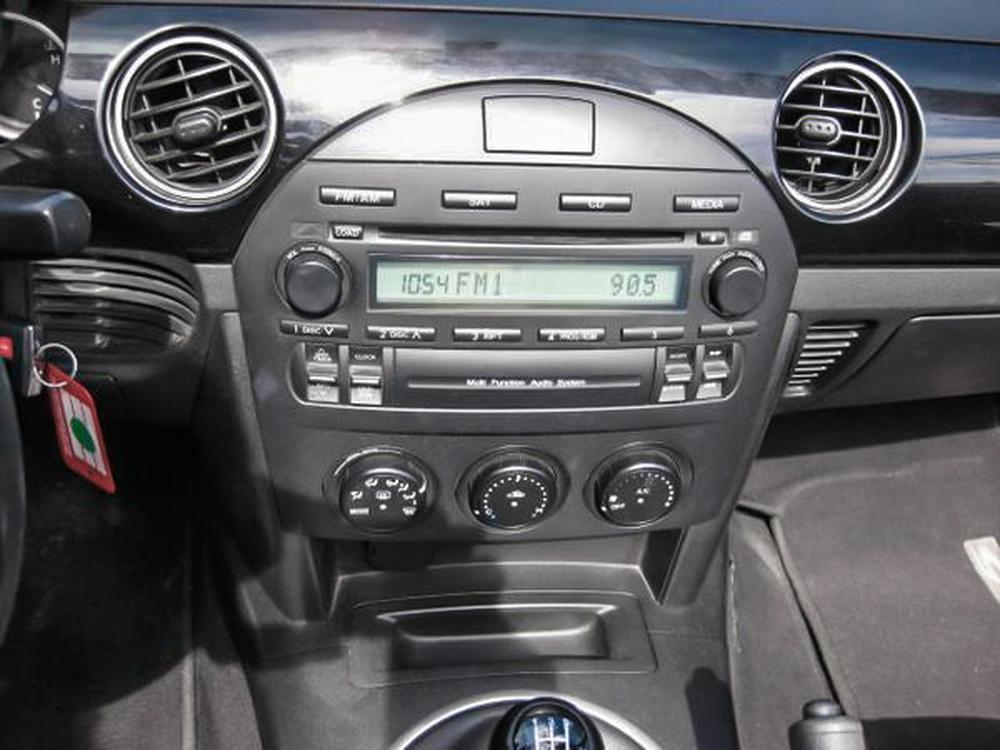 Mazda MX-5 GS 2006 d&rsquo;occasion à vendre - 23
