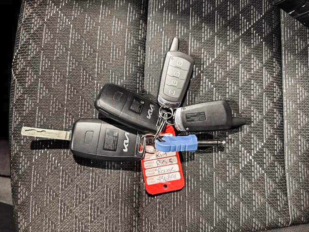 Kia Rio 5 portes 2022 Rouge usage à vendre Kia Rio 5 portes 2022 Rouge usage à vendre