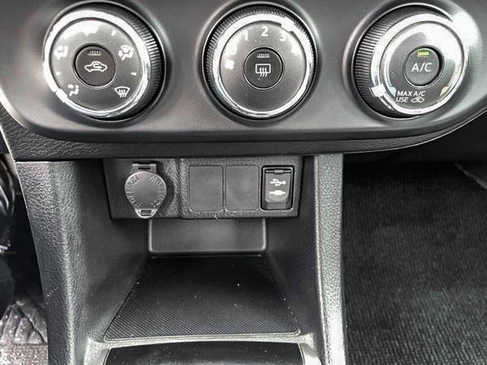 Toyota Corolla CE ECO 2014 d&rsquo;occasion à vendre - 21