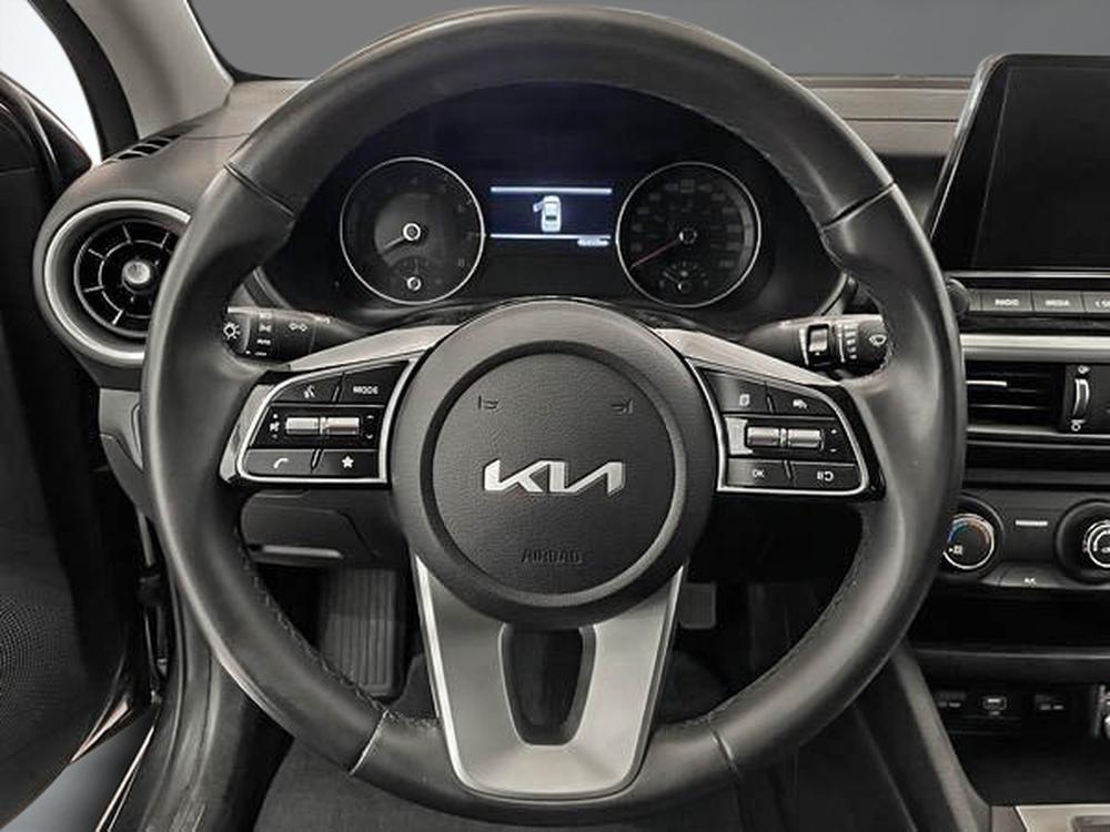 Kia Forte LX 2023 d&rsquo;occasion à vendre - 13