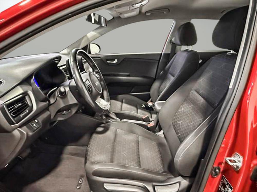 Kia Rio 5 portes 2022 Rouge usage à vendre Kia Rio 5 portes 2022 Rouge usage à vendre