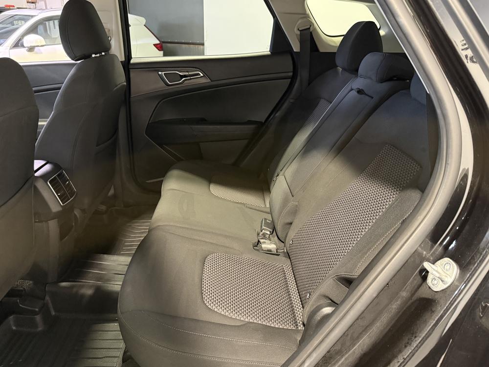 Kia Sportage LX 2023 d&rsquo;occasion à vendre - 29