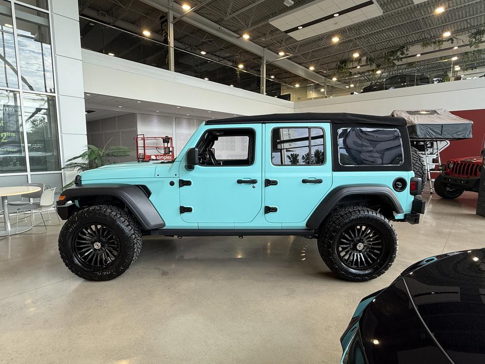 Jeep Wrangler 2023 Blanc usage à vendre Jeep Wrangler 2023 Blanc usage à vendre