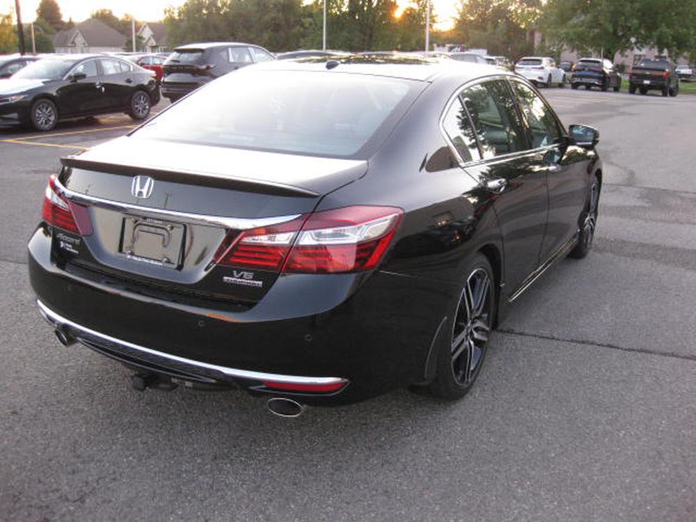 Honda Accord Sedan 2017 Noir usage à vendre Honda Accord Sedan 2017 Noir usage à vendre