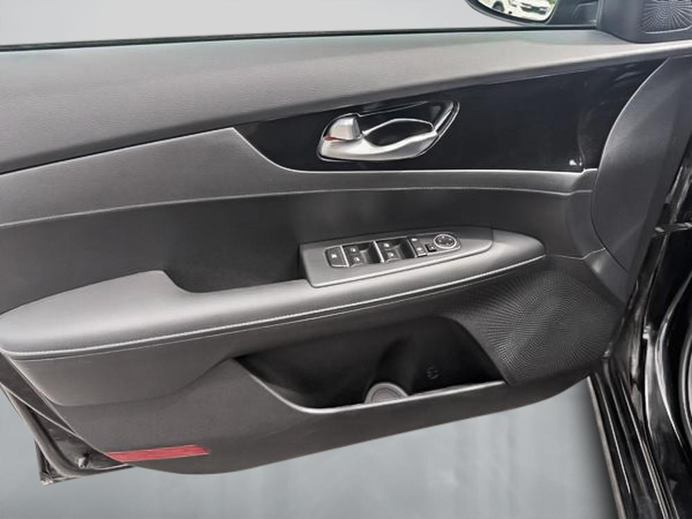 Kia Forte EX+ 2024 d&rsquo;occasion à vendre - 13