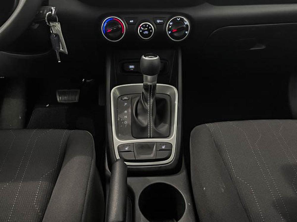 Hyundai Venue Essential / toit noir 2024 d&rsquo;occasion à vendre - 24