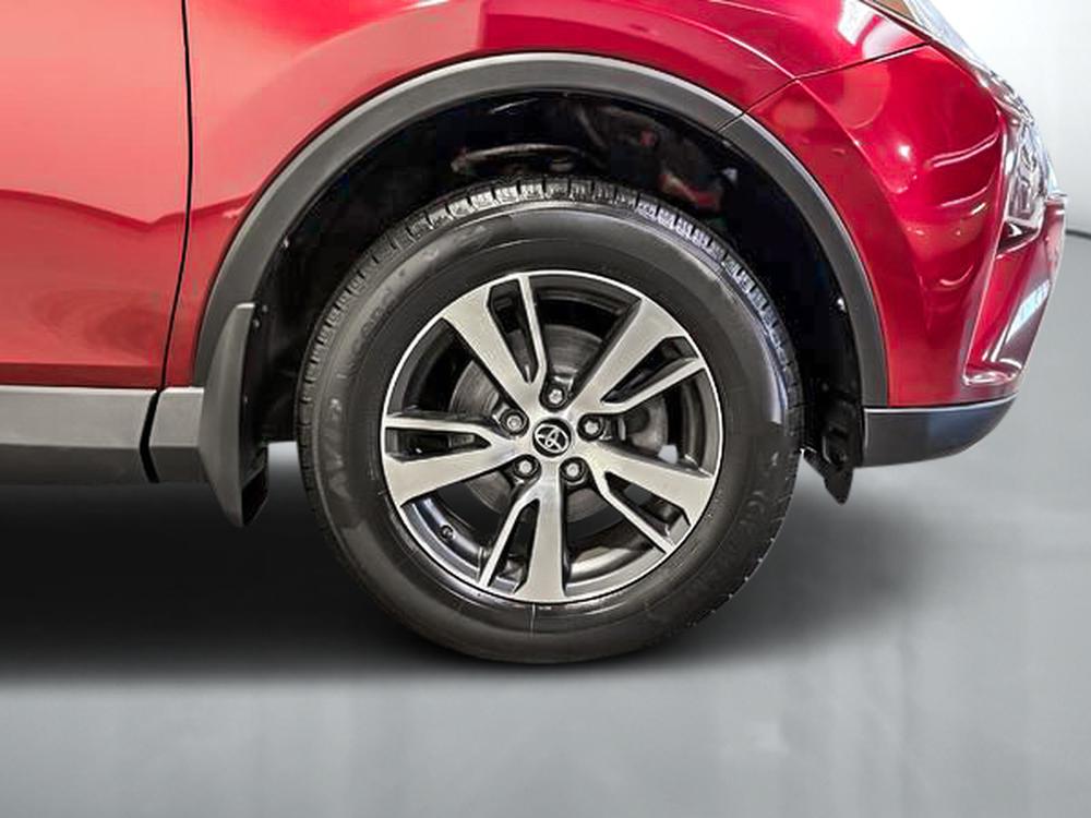 Toyota RAV4 xle 2018 d&rsquo;occasion à vendre - 13