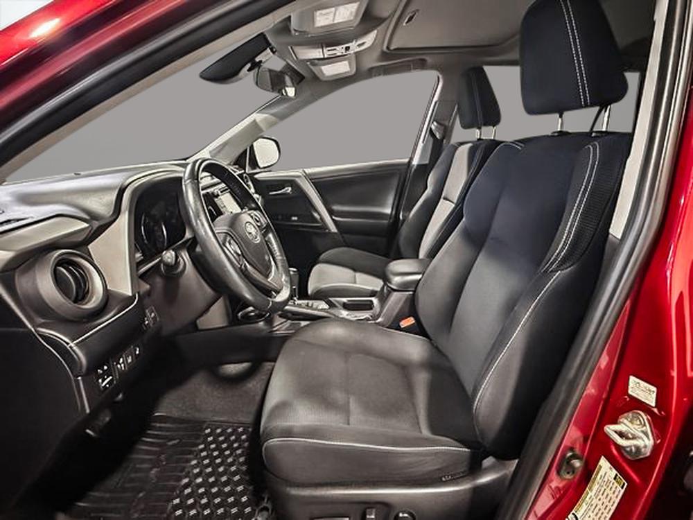 Toyota RAV4 xle 2018 d&rsquo;occasion à vendre - 18