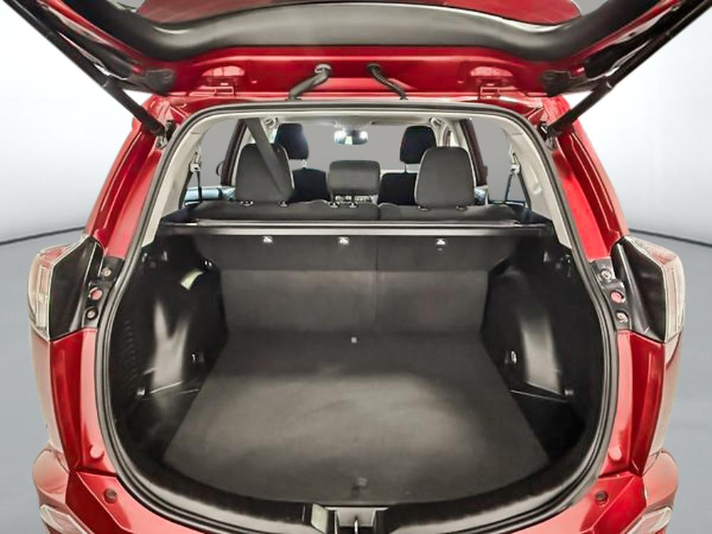 Toyota RAV4 xle 2018 d&rsquo;occasion à vendre - 31