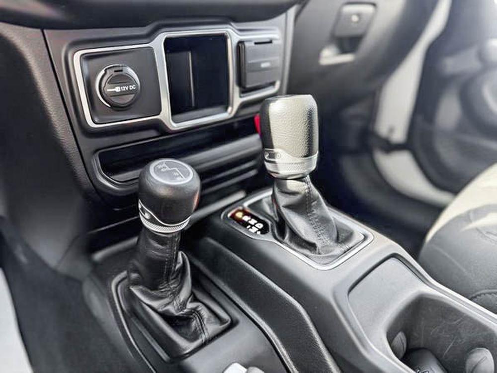 Jeep Wrangler SPORT 2023 d&rsquo;occasion à vendre - 13