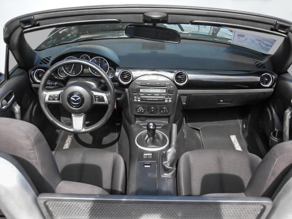 Mazda MX-5 GS 2006 d&rsquo;occasion à vendre - 26