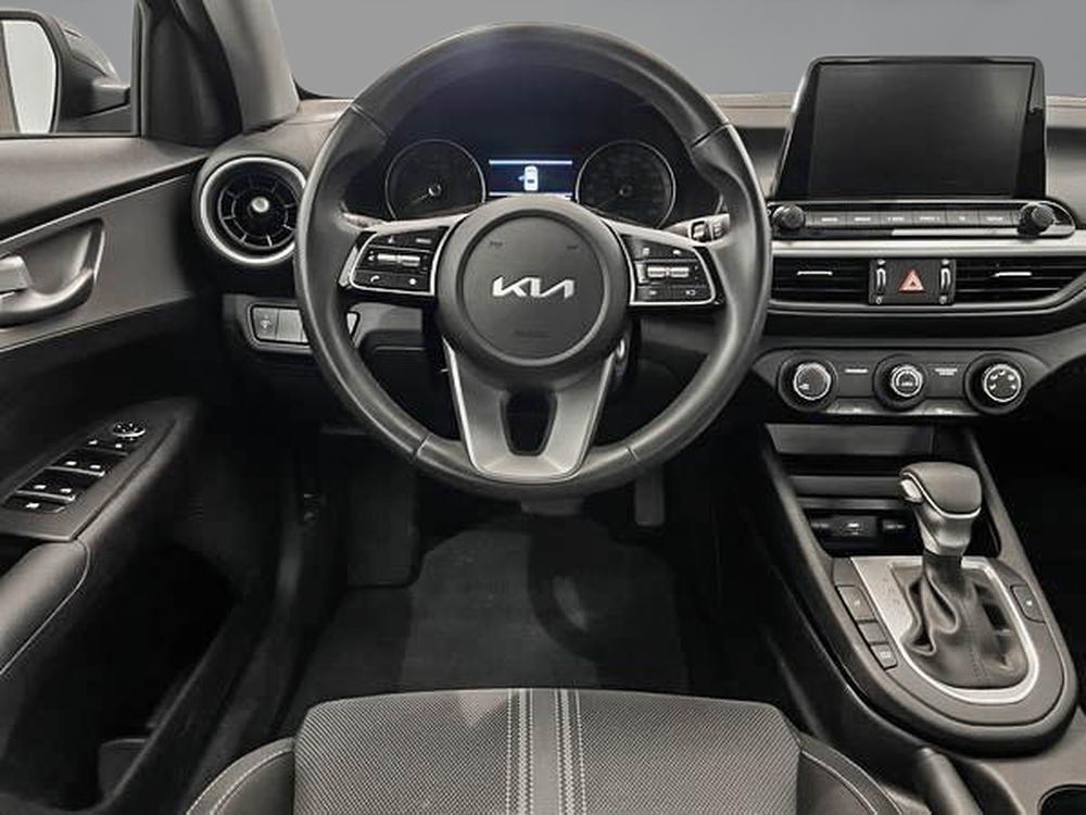 Kia Forte LX 2023 d&rsquo;occasion à vendre - 9