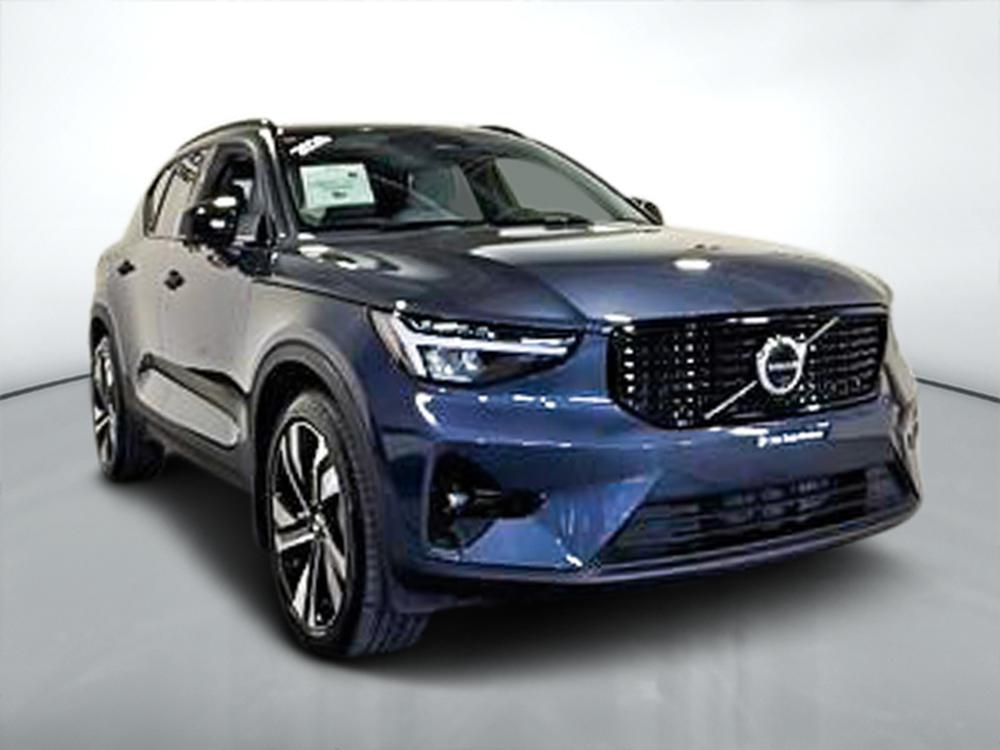 Volvo XC40 B5 PLUS DARK THEME