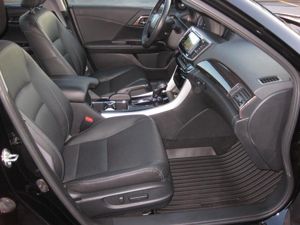 Honda Accord Sedan 2017 Noir usage à vendre Honda Accord Sedan 2017 Noir usage à vendre