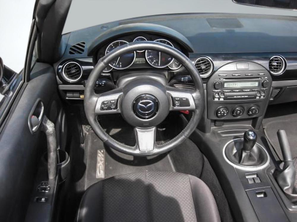 Mazda MX-5 GS 2006 d&rsquo;occasion à vendre - 19
