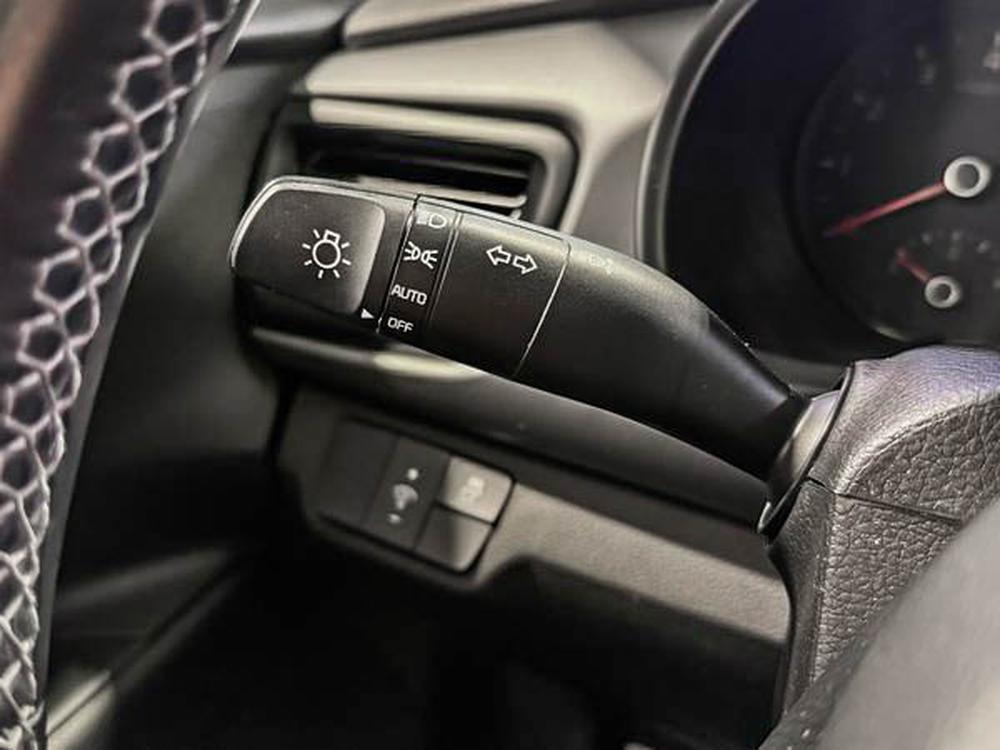 Kia Rio 5 portes 2022 Rouge usage à vendre Kia Rio 5 portes 2022 Rouge usage à vendre