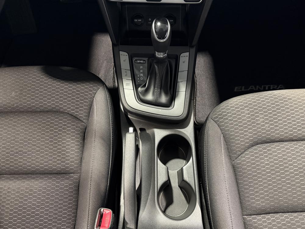 Hyundai Elantra Preferred 2020 d&rsquo;occasion à vendre - 28