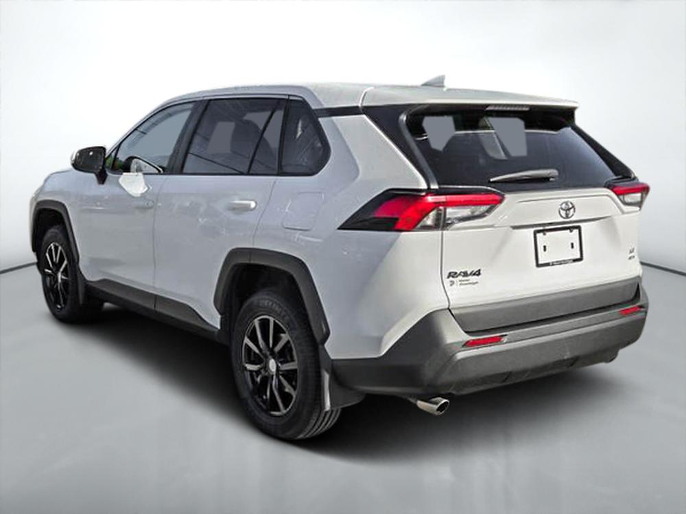 Toyota RAV4 LE 2022 d&rsquo;occasion à vendre - 6