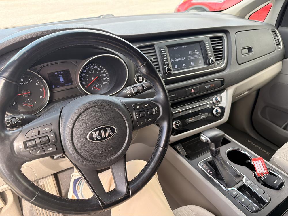 Kia Sedona LX 2020 d&rsquo;occasion à vendre - 32