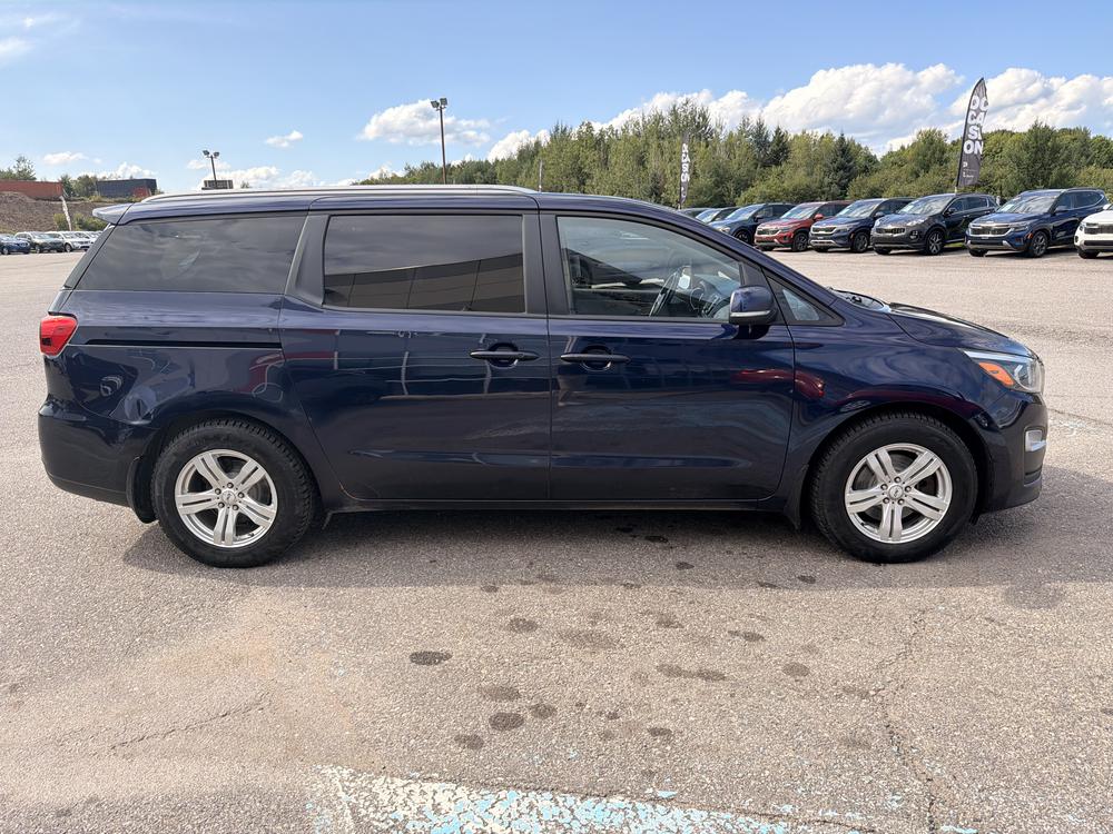 Kia Sedona LX 2020 d&rsquo;occasion à vendre - 9