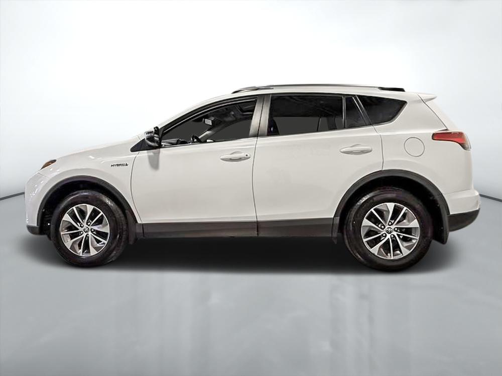 Toyota RAV4 HYBRID LE+ 2018 à vendre à Trois-Rivières - 8