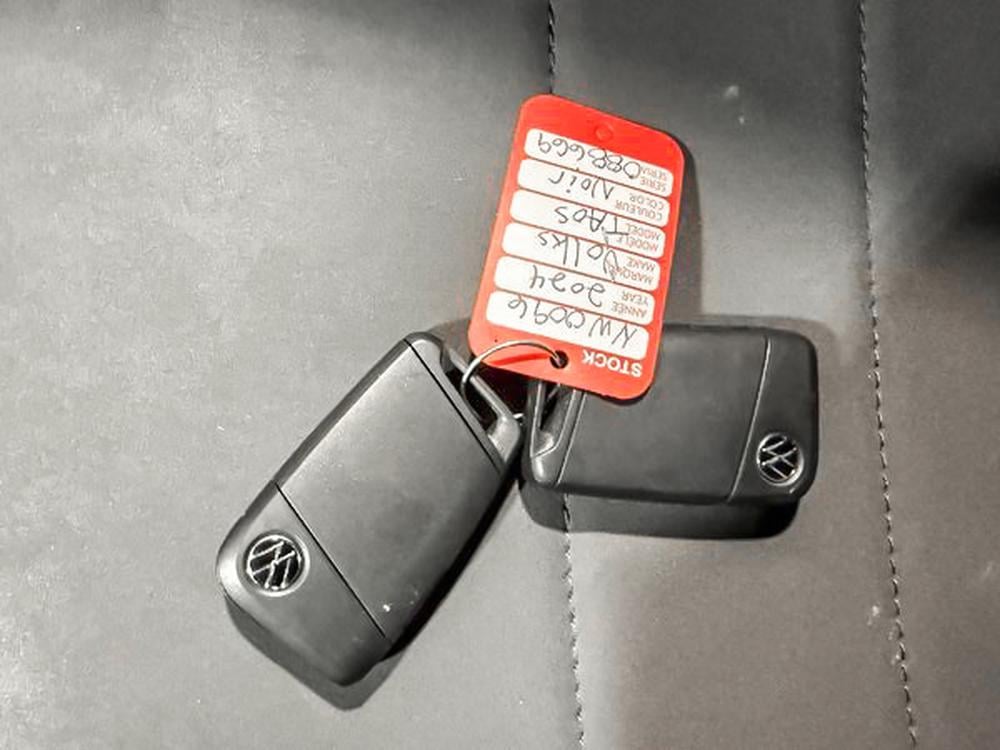Volkswagen Taos 2024 Noir usage à vendre Volkswagen Taos 2024 Noir usage à vendre
