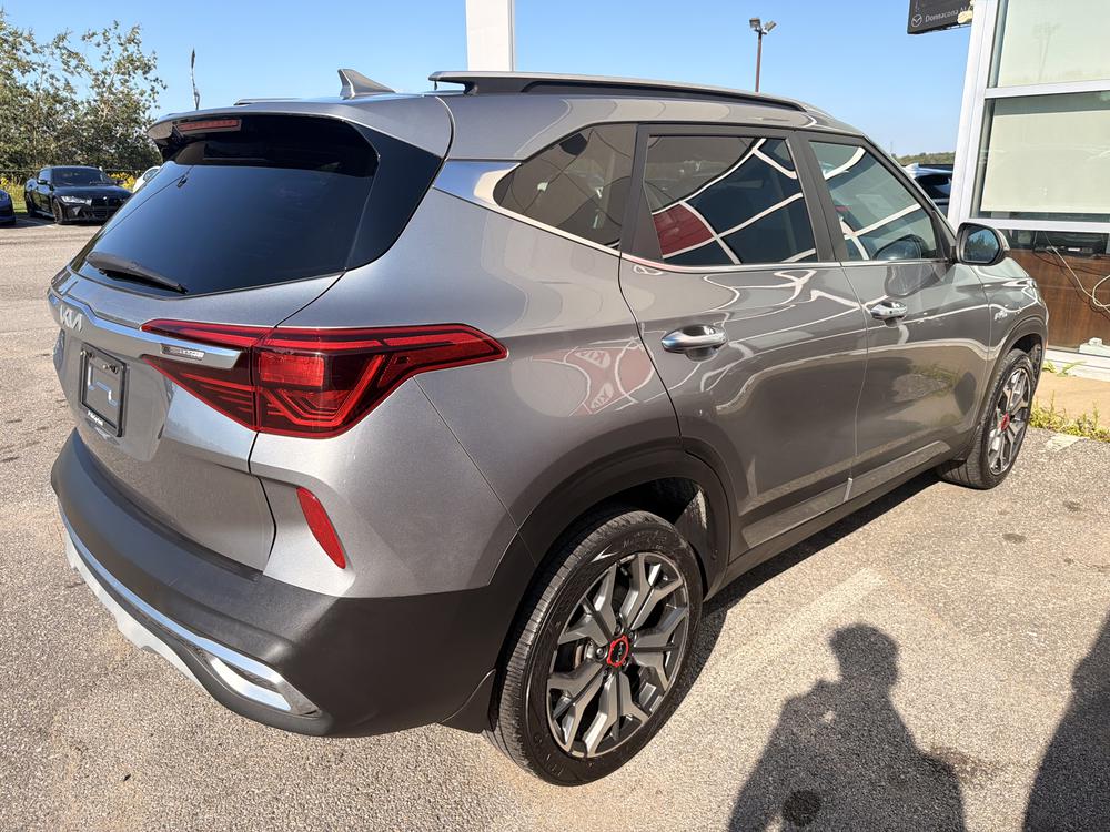 Kia Seltos SX TURBO AWD 2023 d&rsquo;occasion à vendre - 8