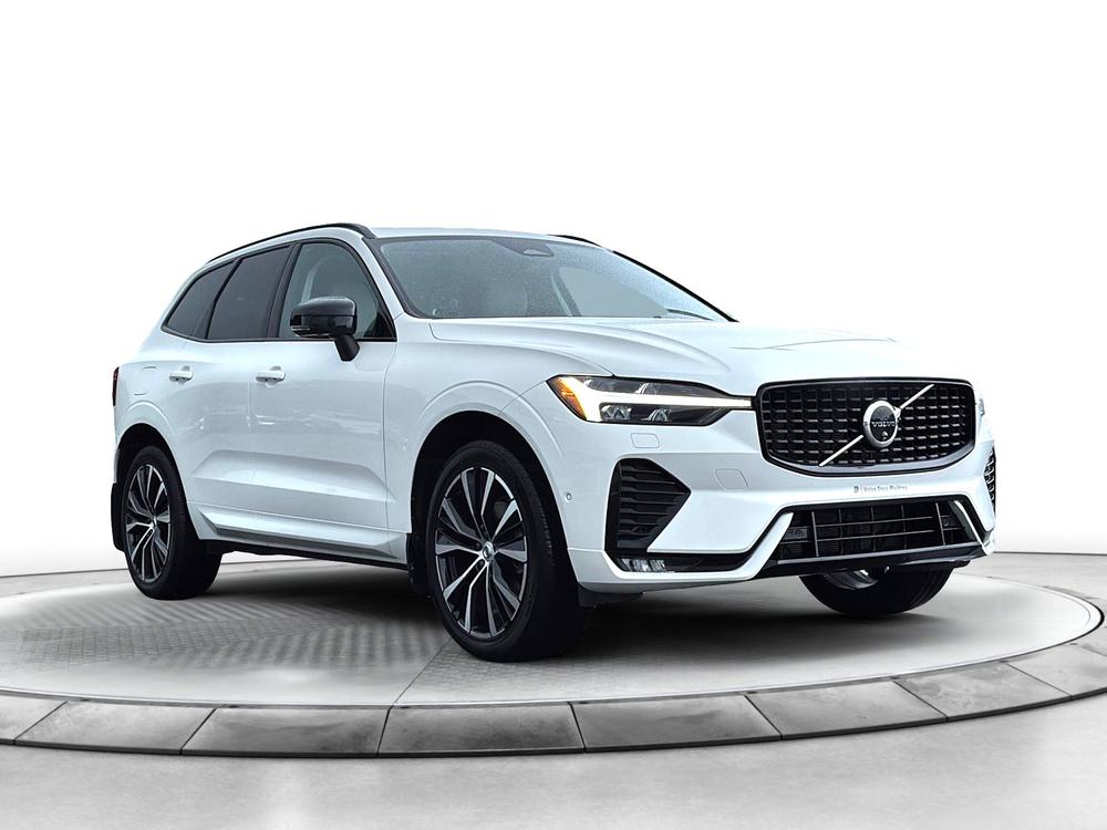 Volvo XC60 B5 PLUS AWD // DARK THEME 2024 d&rsquo;occasion à vendre