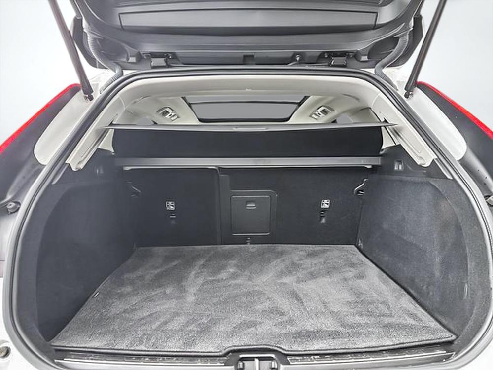 Volvo XC60 B5 PLUS AWD // DARK THEME 2024 d&rsquo;occasion à vendre - 19