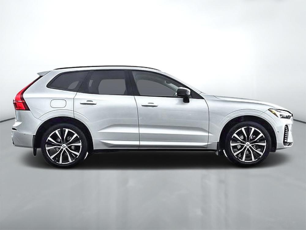Volvo XC60 B5 PLUS AWD // DARK THEME 2024 d&rsquo;occasion à vendre - 6