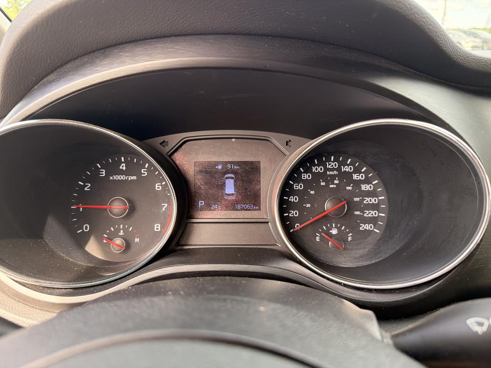 Kia Sedona LX 2020 d&rsquo;occasion à vendre - 24