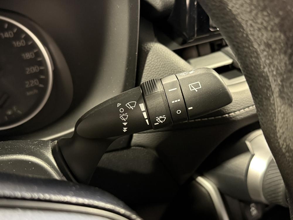 Toyota RAV4 LE 2020 d&rsquo;occasion à vendre - 22