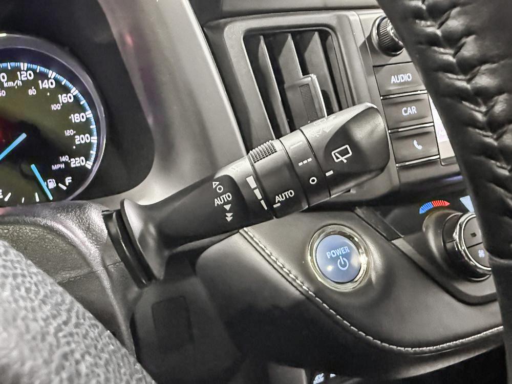 Toyota RAV4 HYBRID LE+ 2018 à vendre à Trois-Rivières - 28