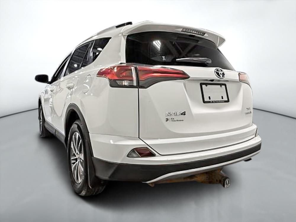 Toyota RAV4 HYBRID LE+ 2018 à vendre à Trois-Rivières - 7