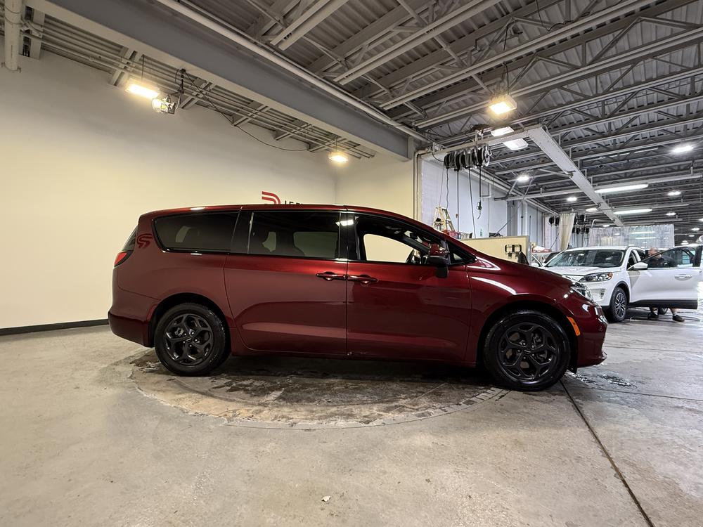 Chrysler Pacifica Hybrid TOURING 2023 à vendre à Shawinigan - 2