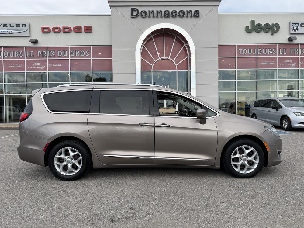 Chrysler Pacifica Touring 2017 d&rsquo;occasion à vendre - 2