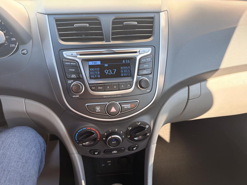 Hyundai Accent SE 2016 à vendre à Trois-Rivières - 24