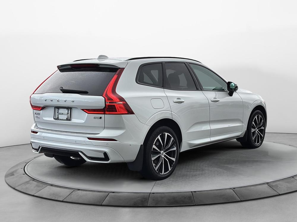 Volvo XC60 B5 PLUS AWD // DARK THEME 2024 d&rsquo;occasion à vendre - 7