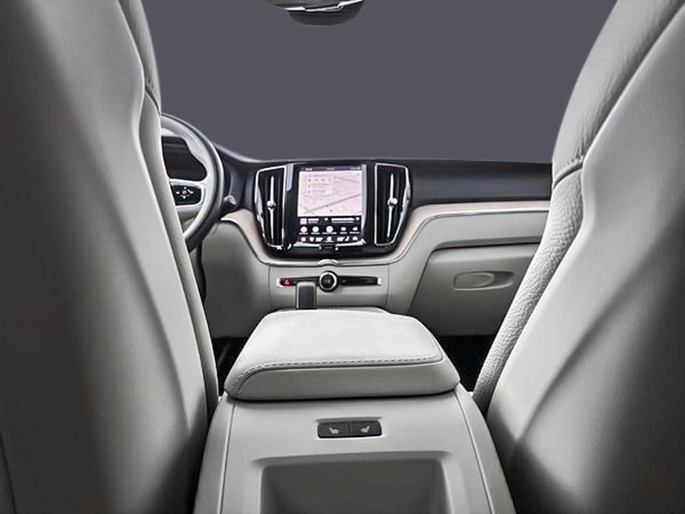Volvo XC60 B5 PLUS AWD // DARK THEME 2024 d&rsquo;occasion à vendre - 14