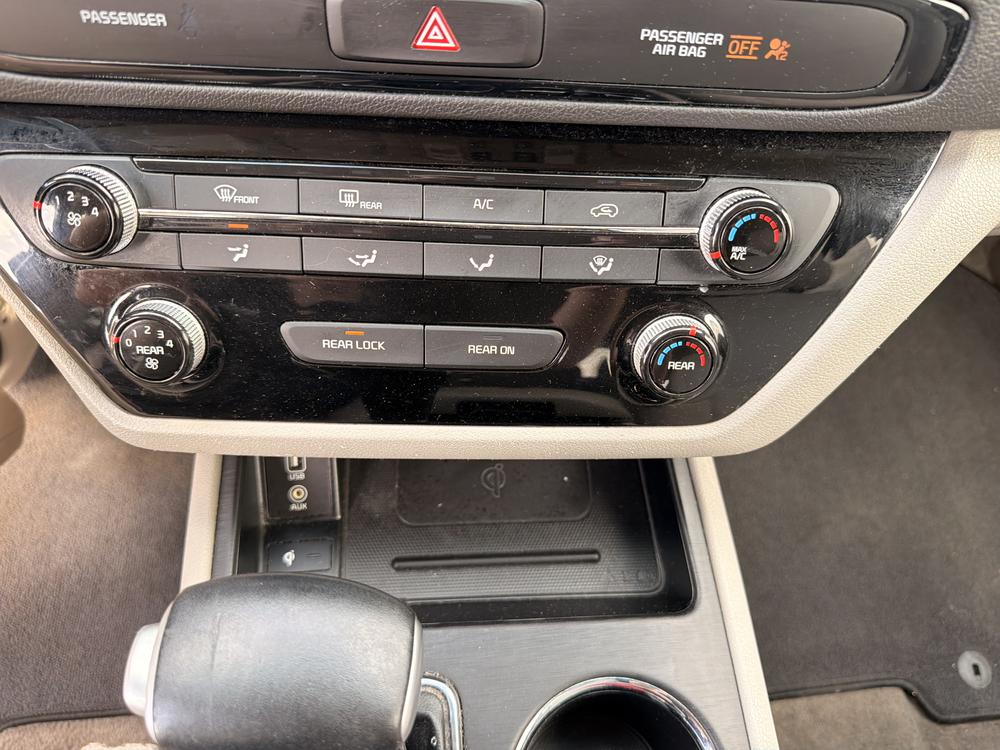Kia Sedona LX 2020 d&rsquo;occasion à vendre - 30