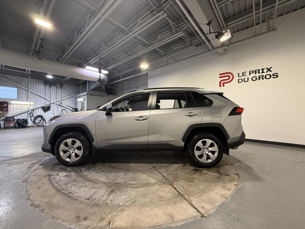 Toyota RAV4 LE 2020 d&rsquo;occasion à vendre - 7