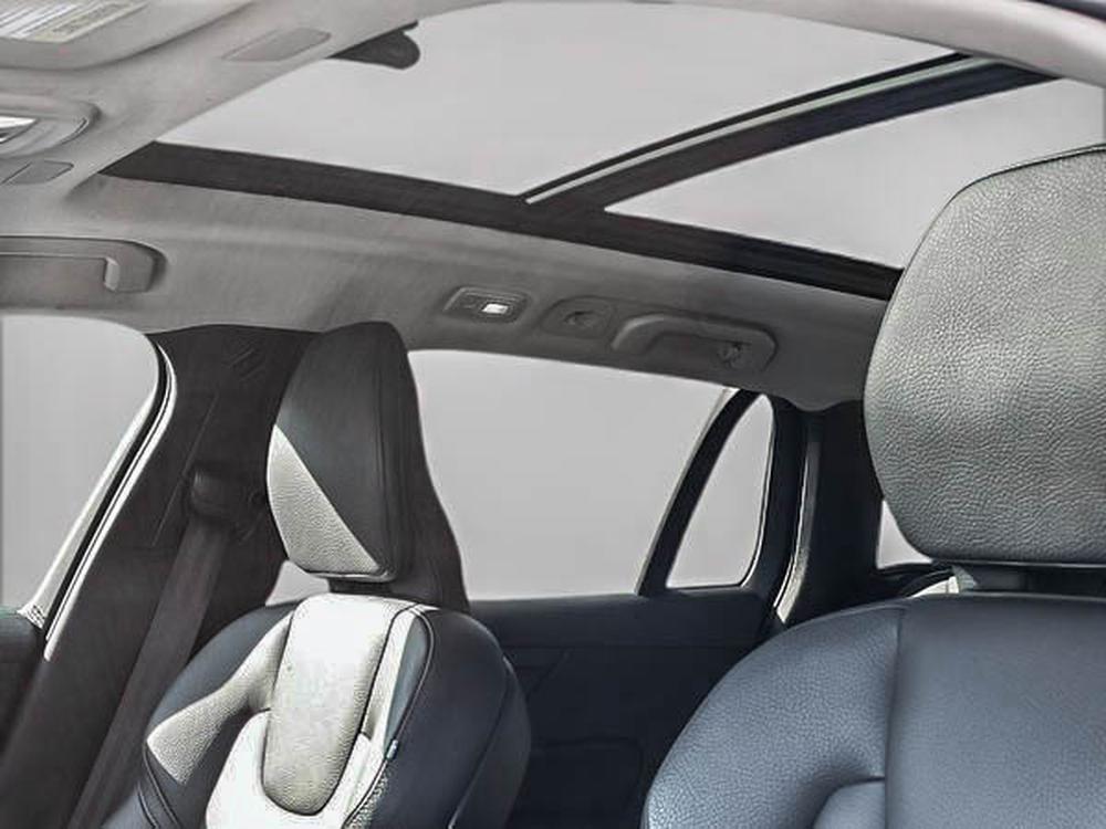 Volvo V60 Cross Country B5 PLUS AWD 2024 d&rsquo;occasion à vendre - 11
